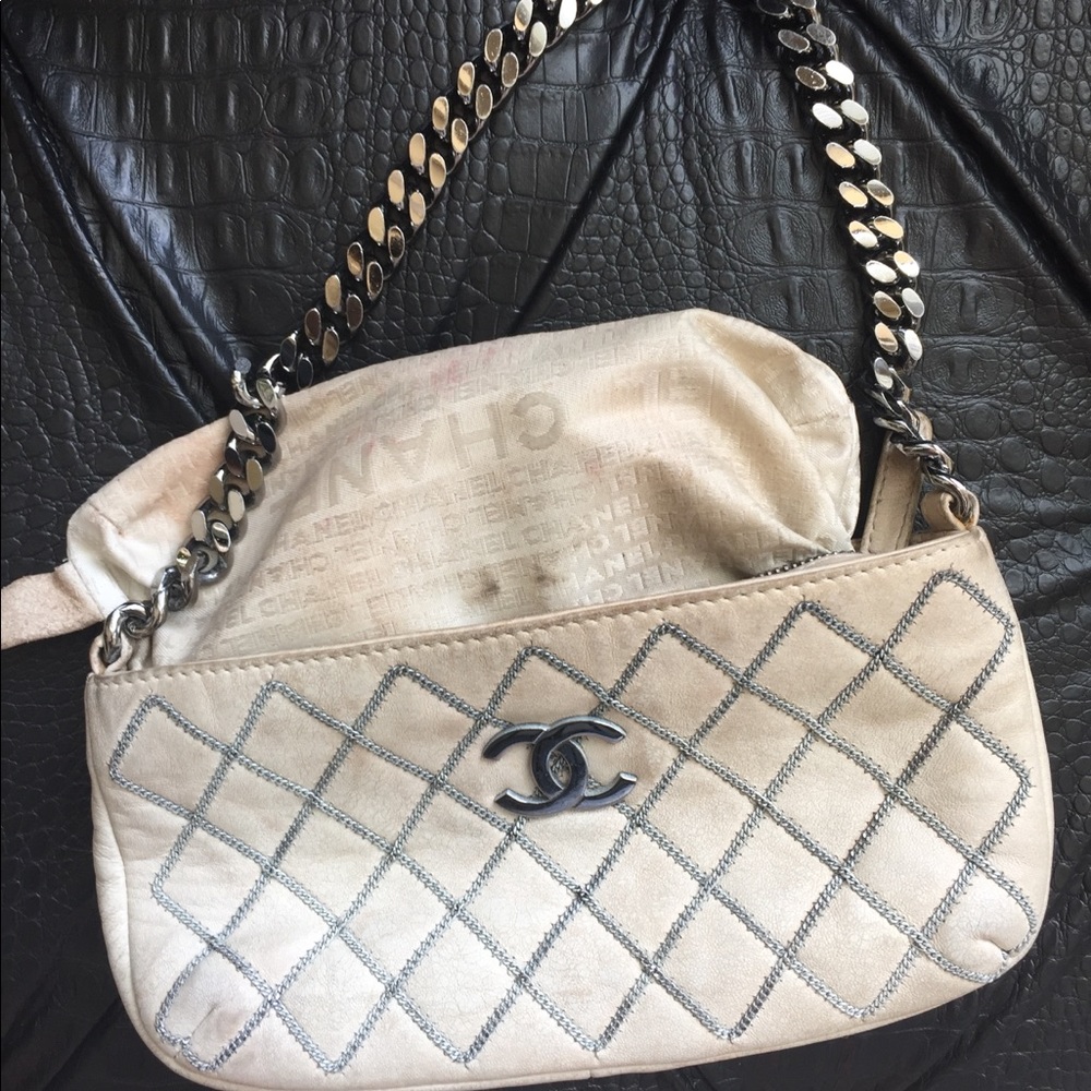 ❤️TRADED❤️CHANEL IVORY CHAIN CLUTCH HANDBAG QUILT - Picture 3 of 8